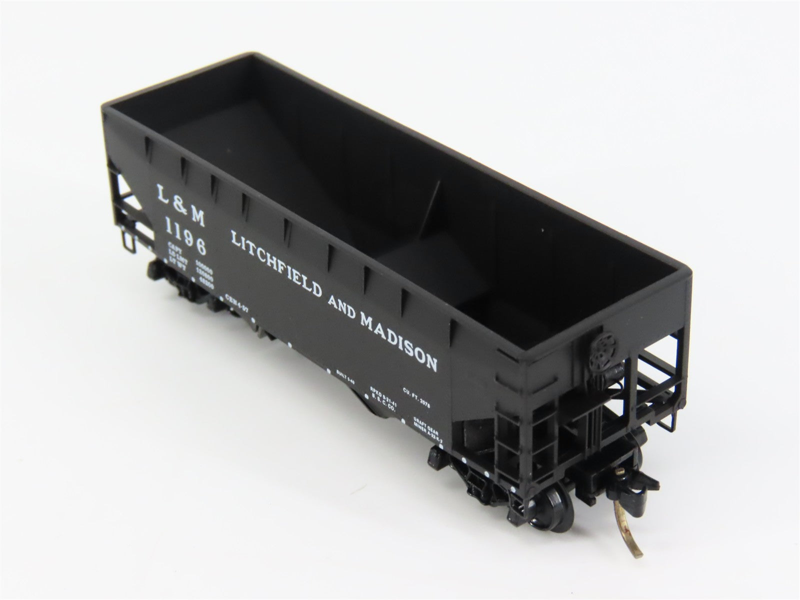 N Scale Micro-Trains MTL 55280 L&M Litchfield & Madison 33' 2-Bay Hopper RTR