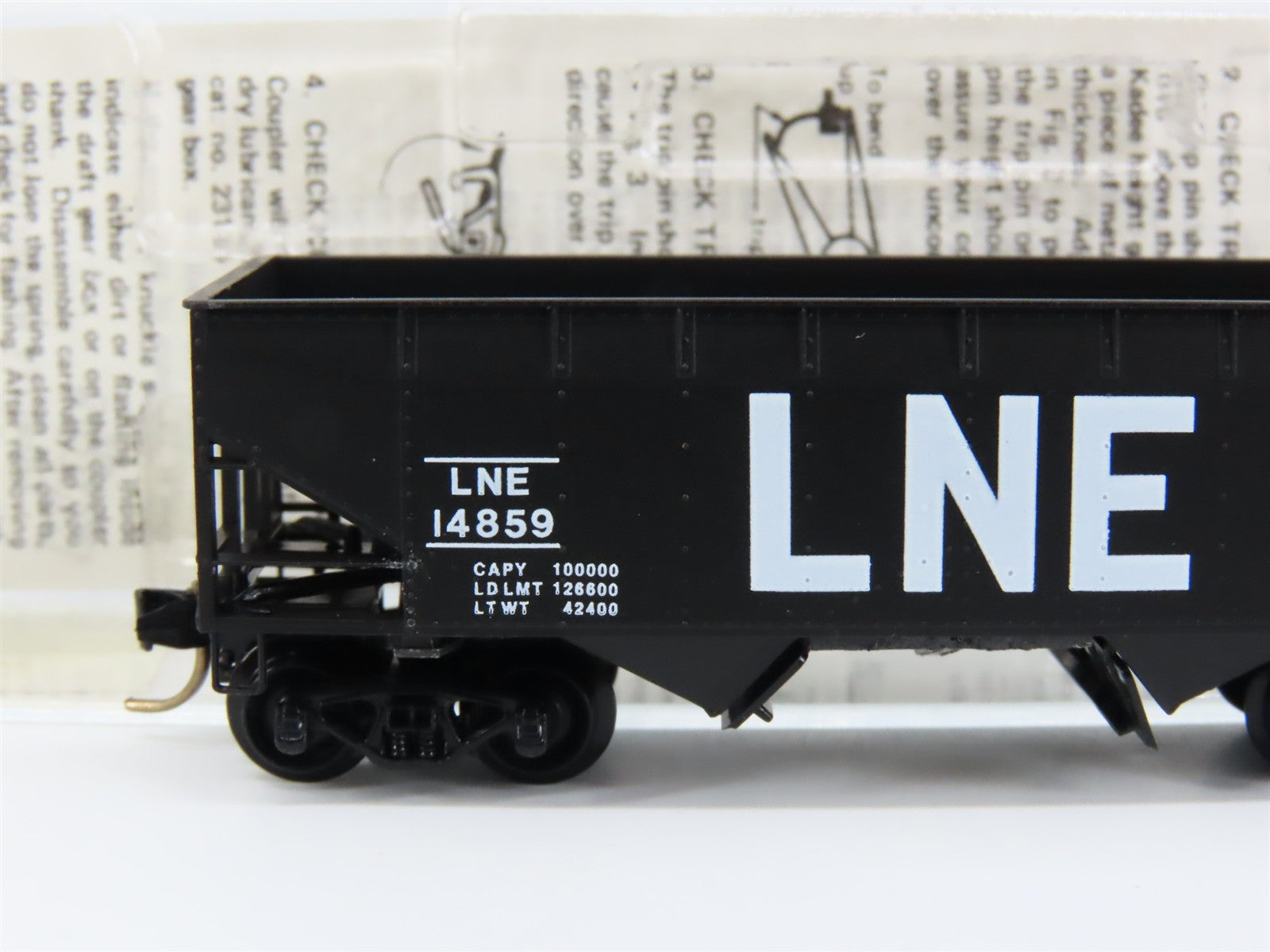 N Scale Micro-Trains MTL 55270 LNE Lehigh & New England 33' 2-Bay Hopper RTR