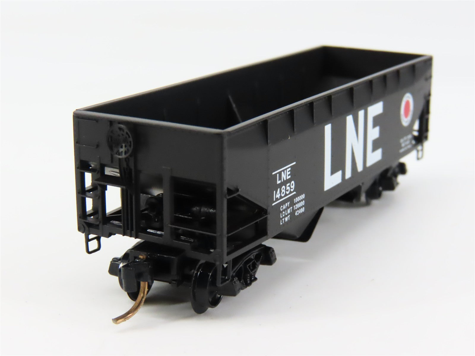 N Scale Micro-Trains MTL 55270 LNE Lehigh & New England 33' 2-Bay Hopper RTR