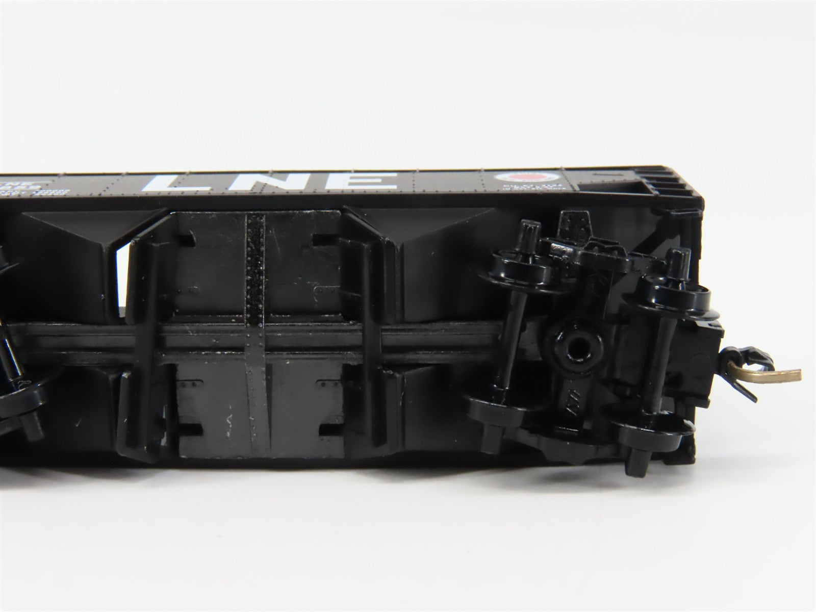 N Scale Micro-Trains MTL 55270 LNE Lehigh & New England 33' 2-Bay Hopper RTR