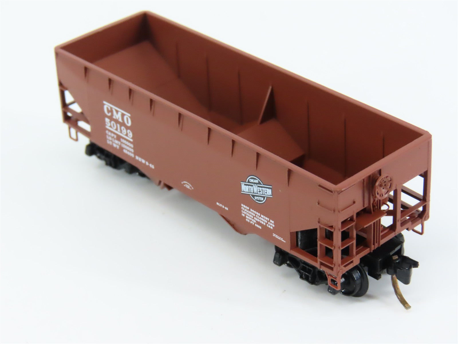 N Scale Micro-Trains MTL 55250 CMO Chicago & North Western 33' 2-Bay Hopper RTR