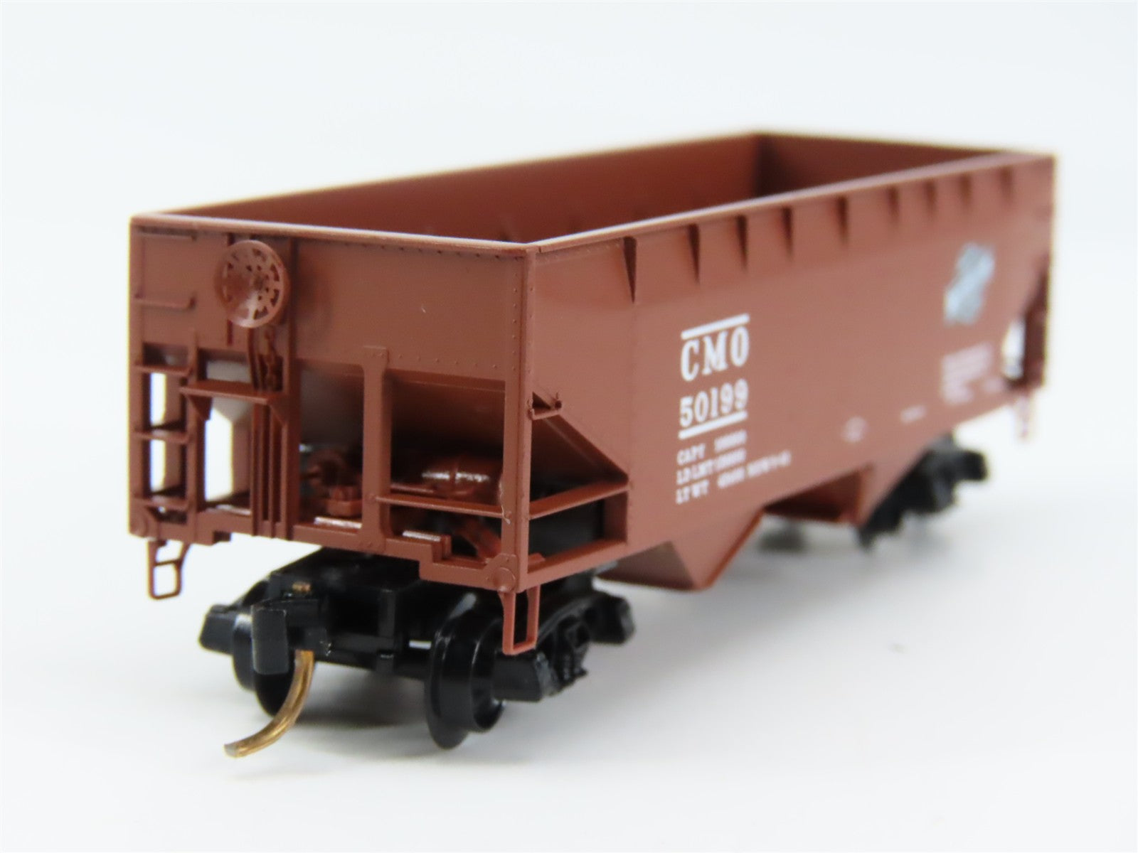 N Scale Micro-Trains MTL 55250 CMO Chicago & North Western 33' 2-Bay Hopper RTR