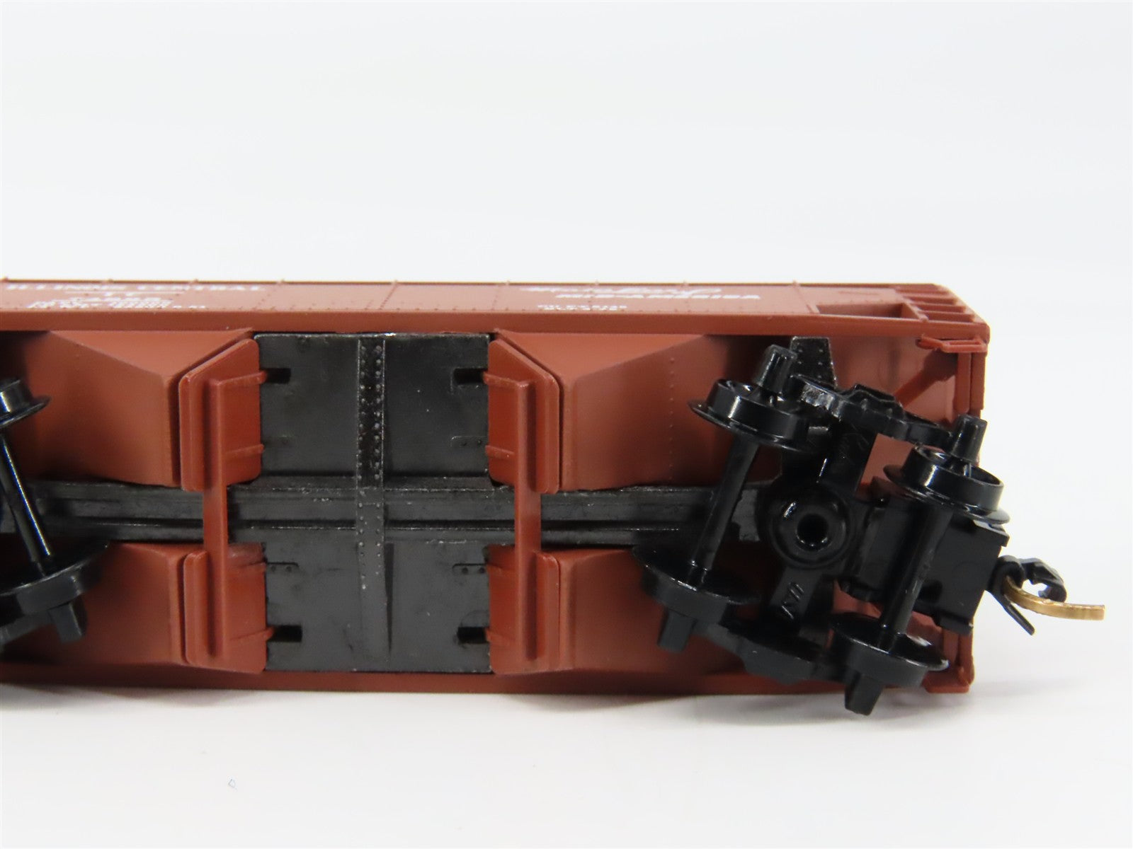 N Scale Micro-Trains MTL 55240 IC Illinois Central 33' 2-Bay Hopper 74825 RTR