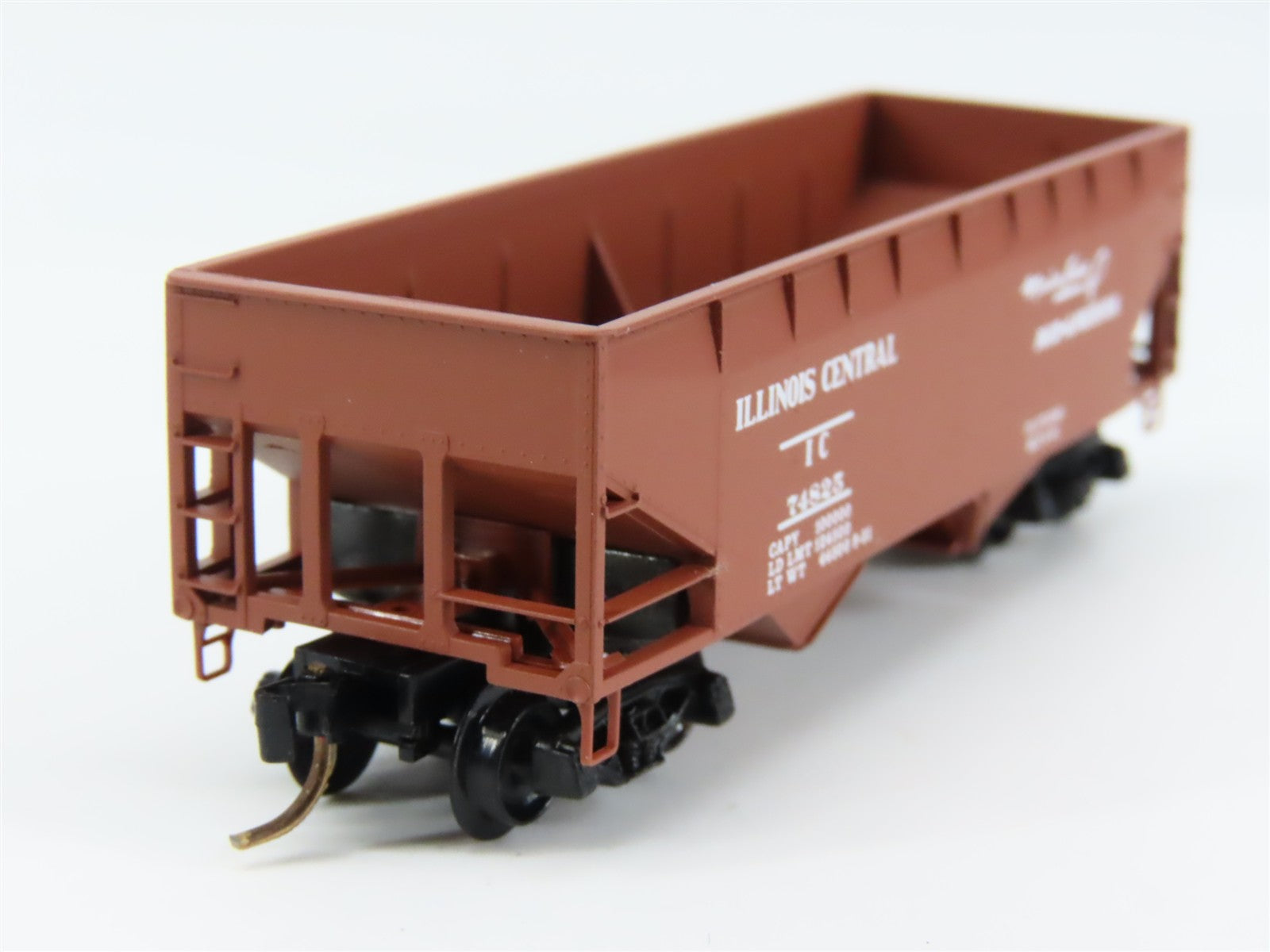 N Scale Micro-Trains MTL 55240 IC Illinois Central 33' 2-Bay Hopper 74825 RTR