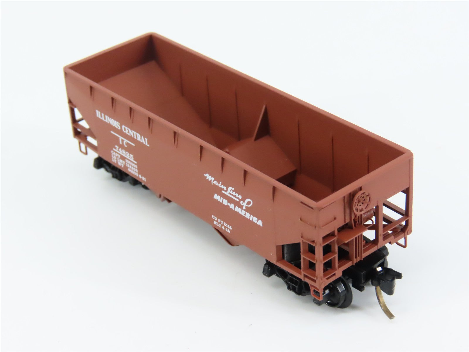 N Scale Micro-Trains MTL 55240 IC Illinois Central 33' 2-Bay Hopper 74825 RTR