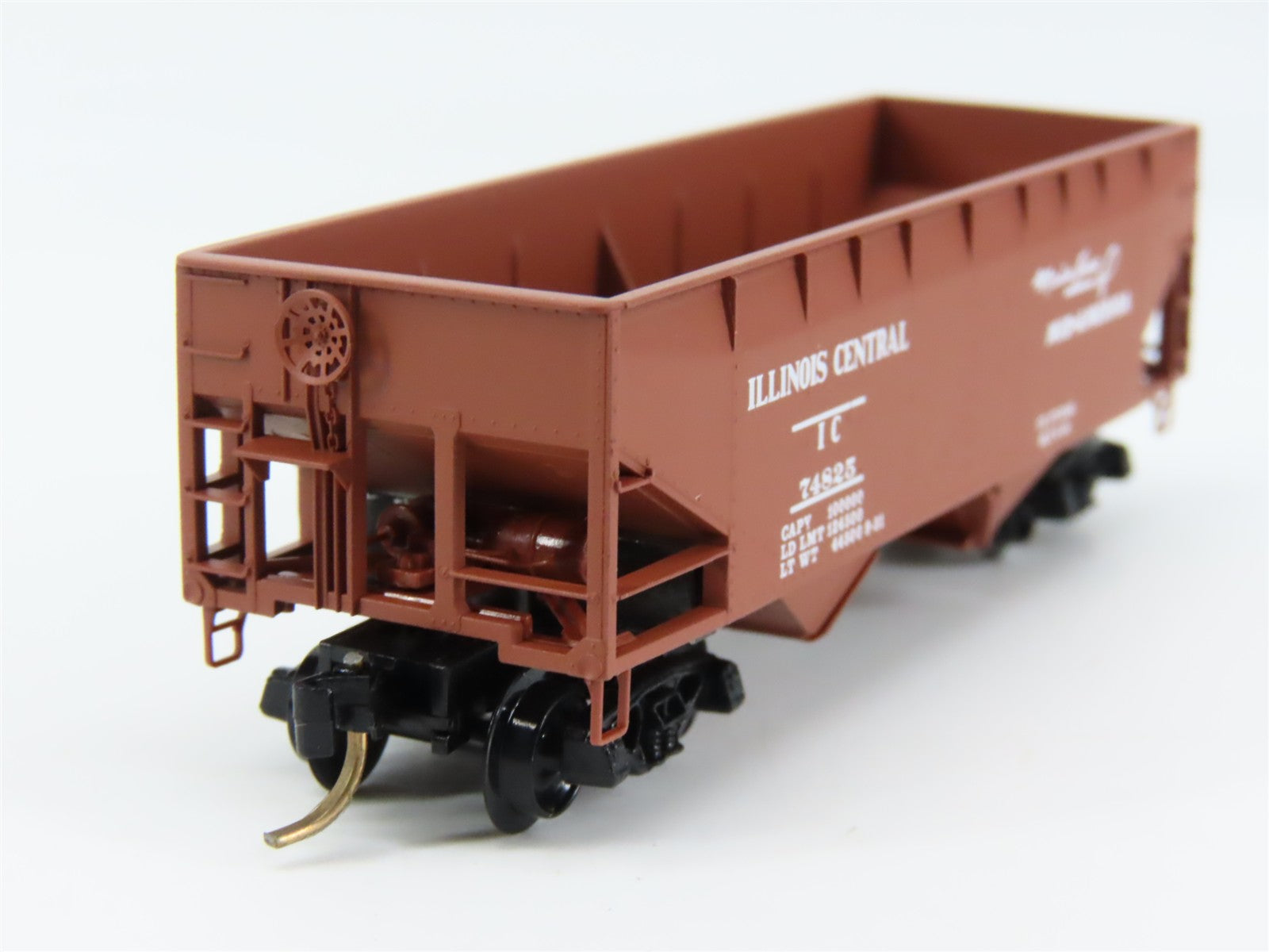 N Scale Micro-Trains MTL 55240 IC Illinois Central 33' 2-Bay Hopper 74825 RTR