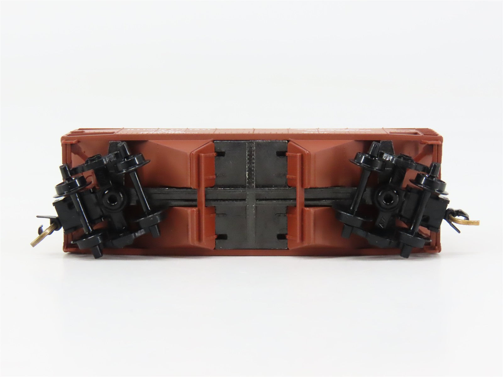 N Scale Micro-Trains MTL 55240 IC Illinois Central 33' 2-Bay Hopper 74825 RTR