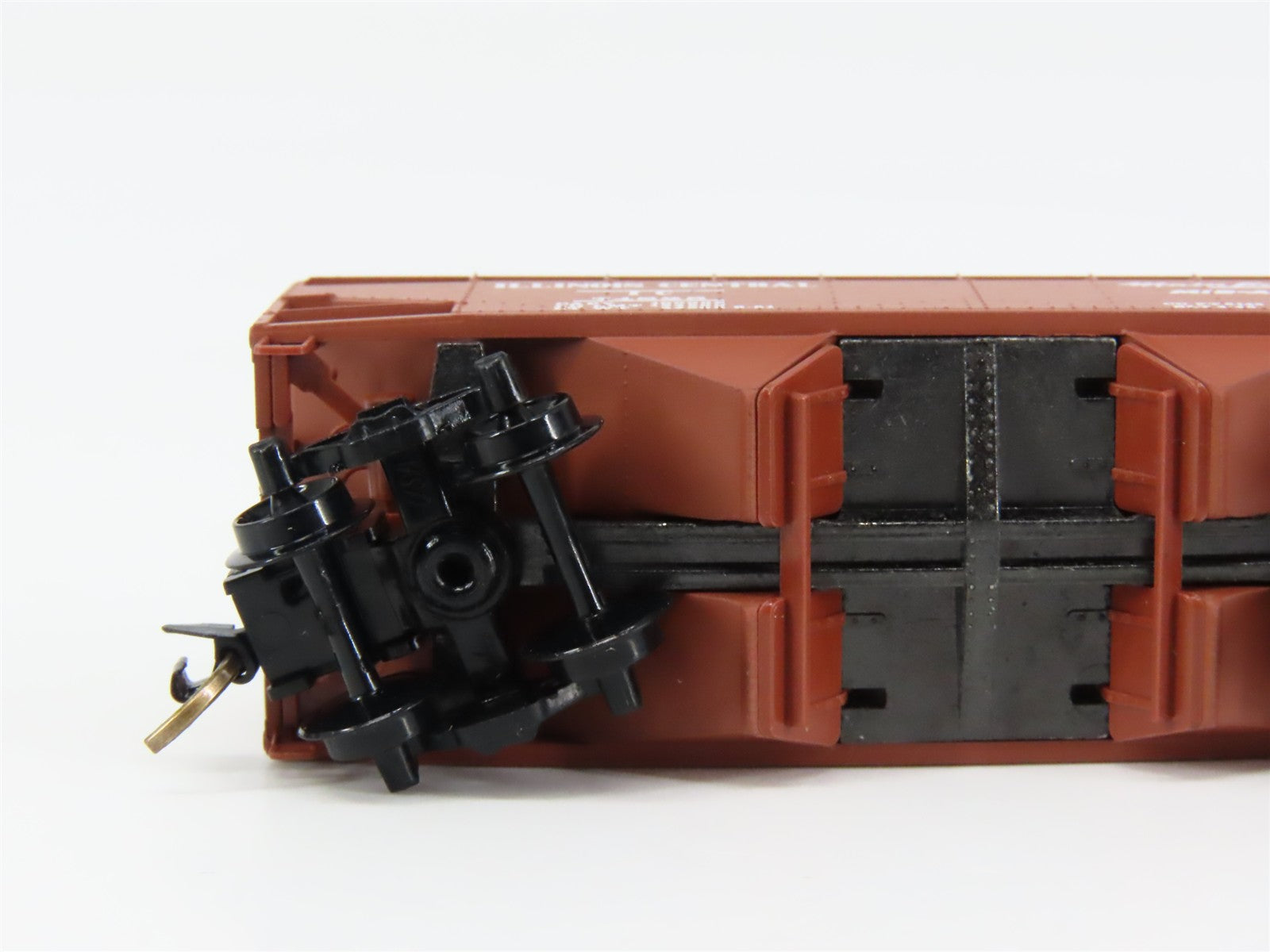 N Scale Micro-Trains MTL 55240 IC Illinois Central 33' 2-Bay Hopper 74825 RTR