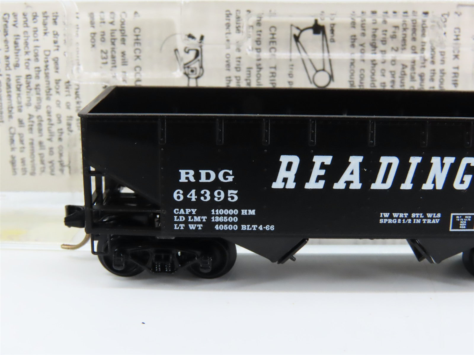 N Scale Micro-Trains MTL 55220 RDG Reading 33' 2-Bay Hopper 64395 RTR