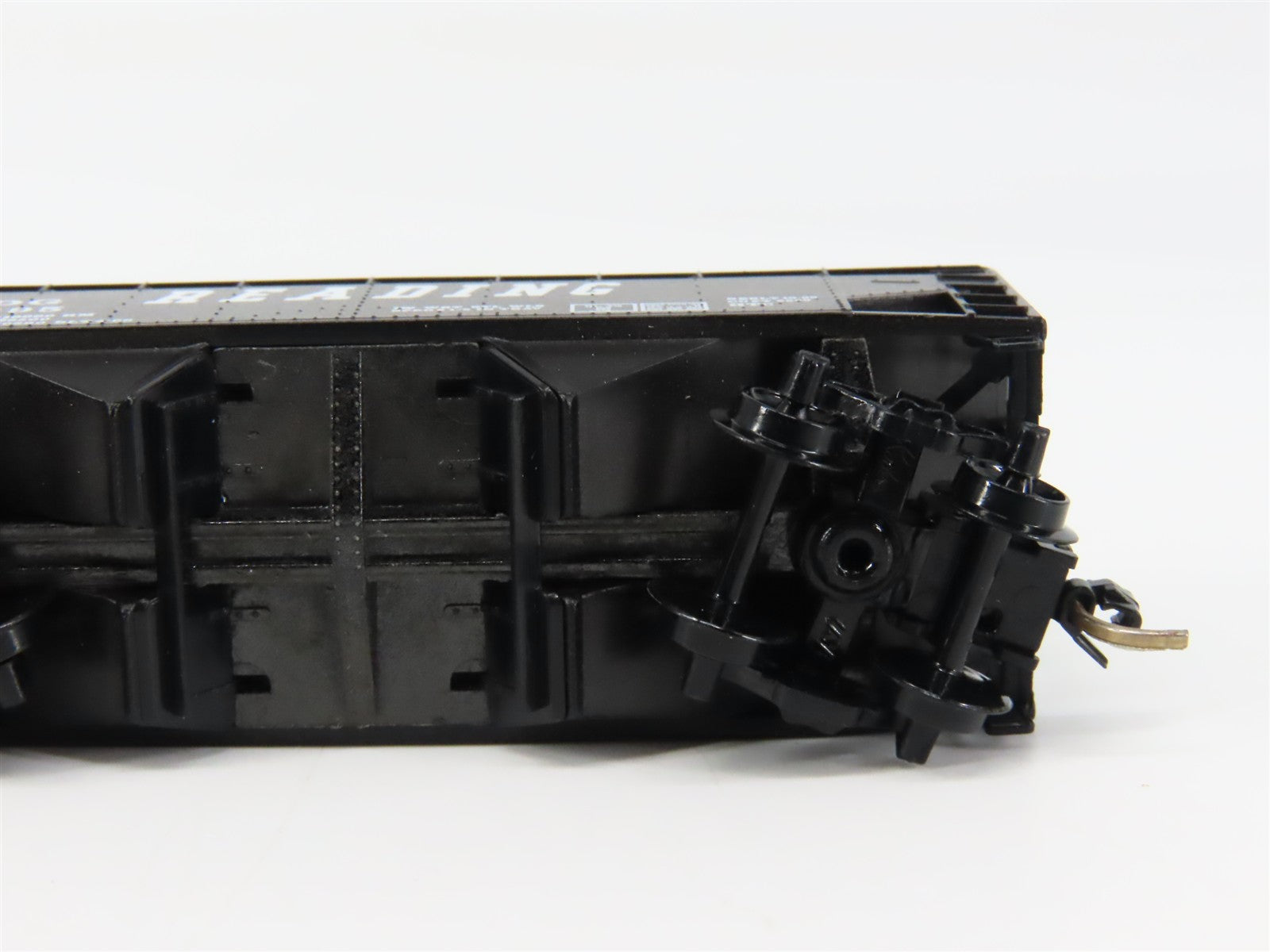 N Scale Micro-Trains MTL 55220 RDG Reading 33' 2-Bay Hopper 64395 RTR
