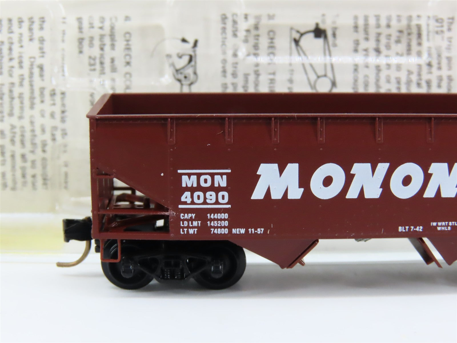 N Scale Micro-Trains MTL 55200 MON Monon 33' 2-Bay Hopper 4090 RTR