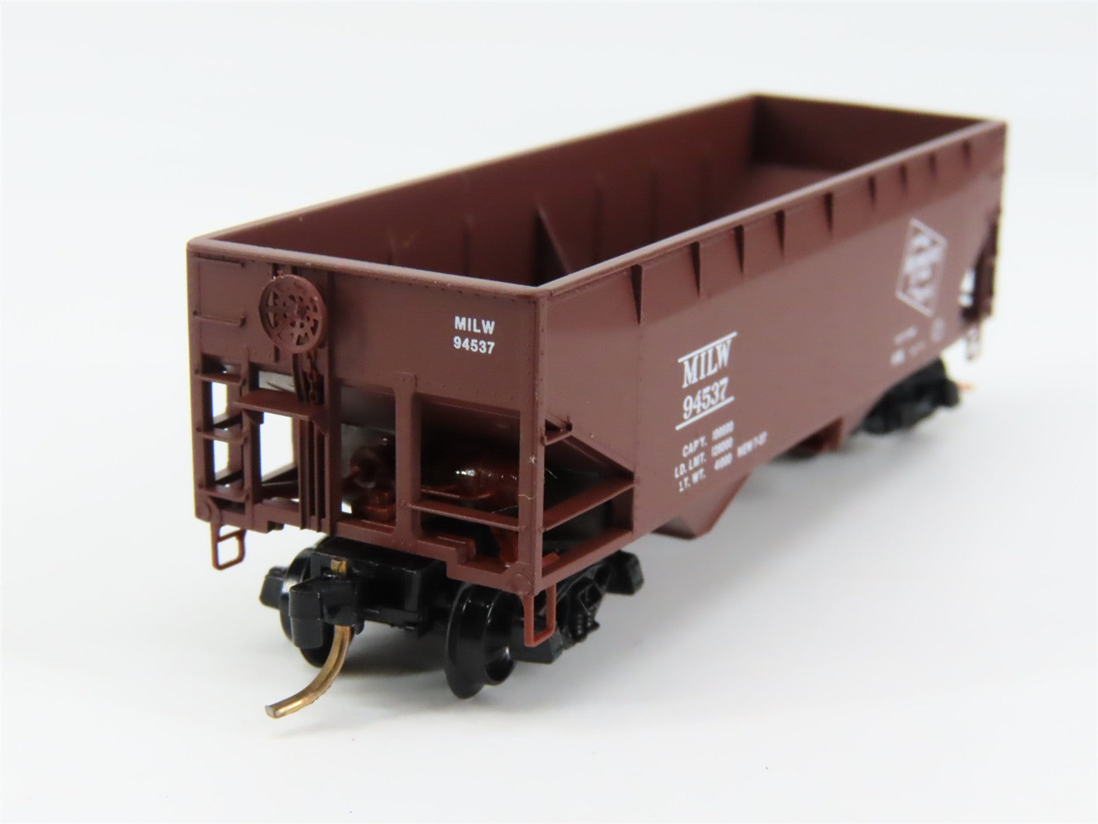 N Scale Micro-Trains MTL 55300 MILW Milwaukee Road 33' 2-Bay Hopper 94537 RTR