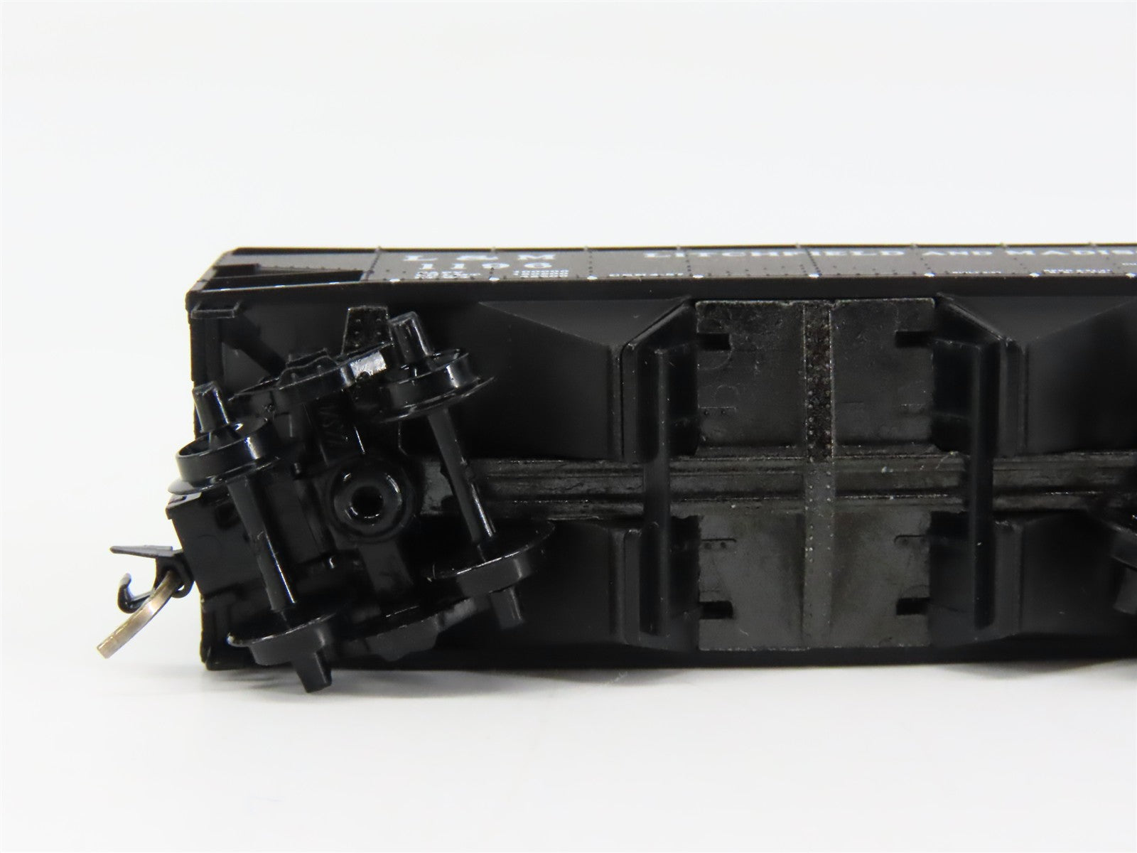 N Scale Micro-Trains MTL 55280 L&M Litchfield & Madison 33' 2-Bay Hopper RTR