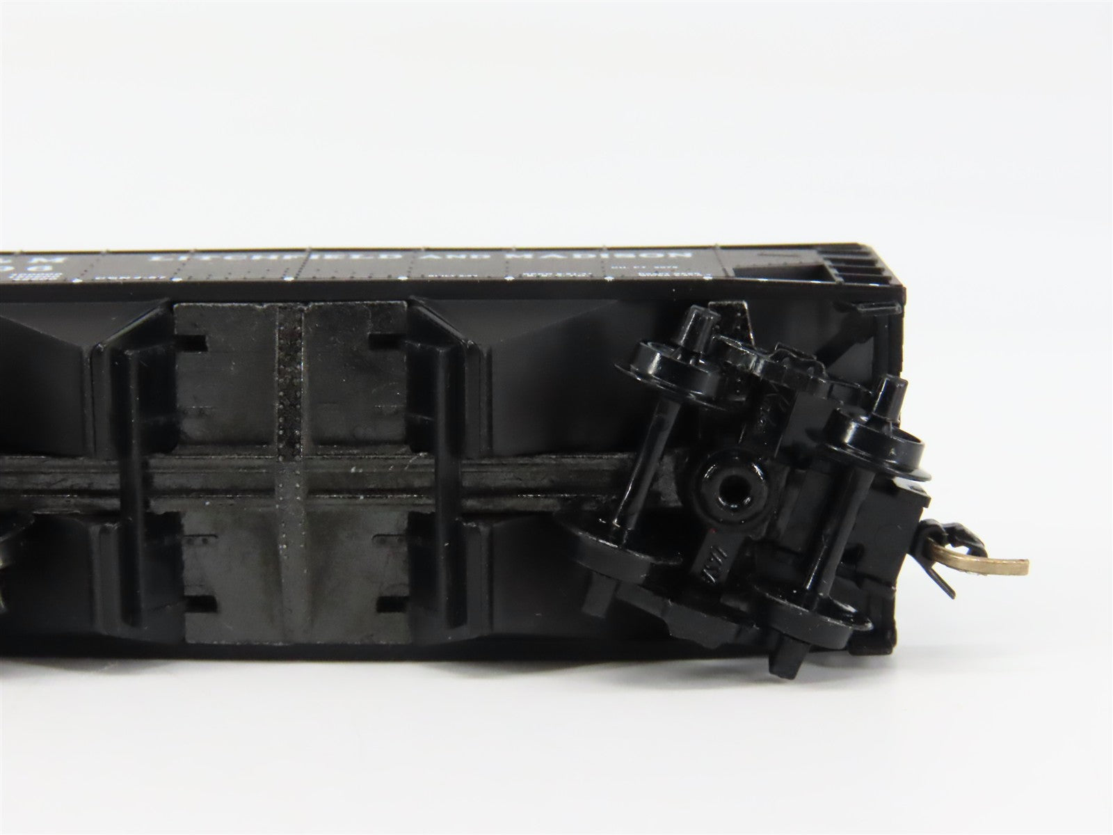 N Scale Micro-Trains MTL 55280 L&M Litchfield & Madison 33' 2-Bay Hopper RTR