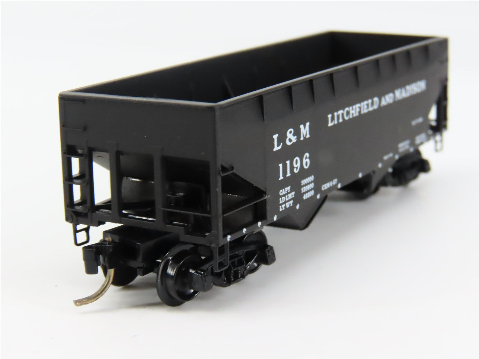 N Scale Micro-Trains MTL 55280 L & M Litchfield & Madison 33' 2-Bay Hopper RTR