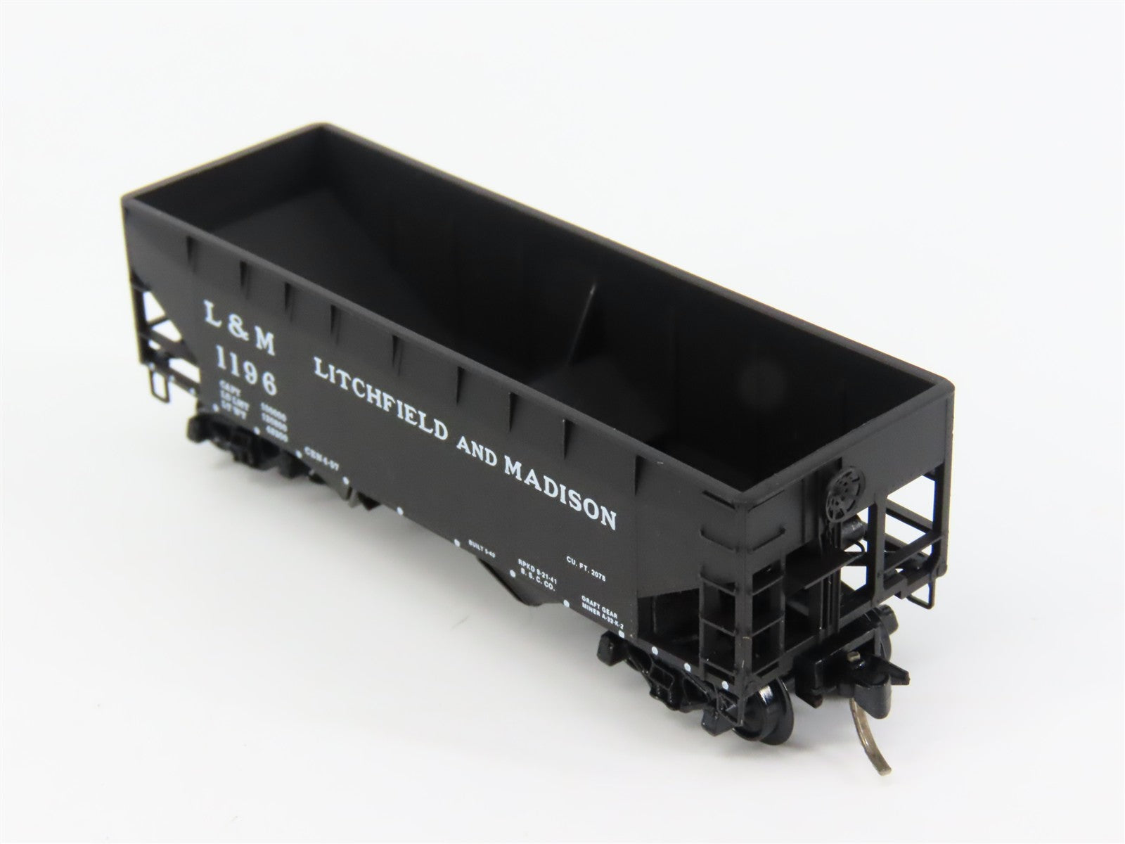 N Scale Micro-Trains MTL 55280 L & M Litchfield & Madison 33' 2-Bay Hopper RTR