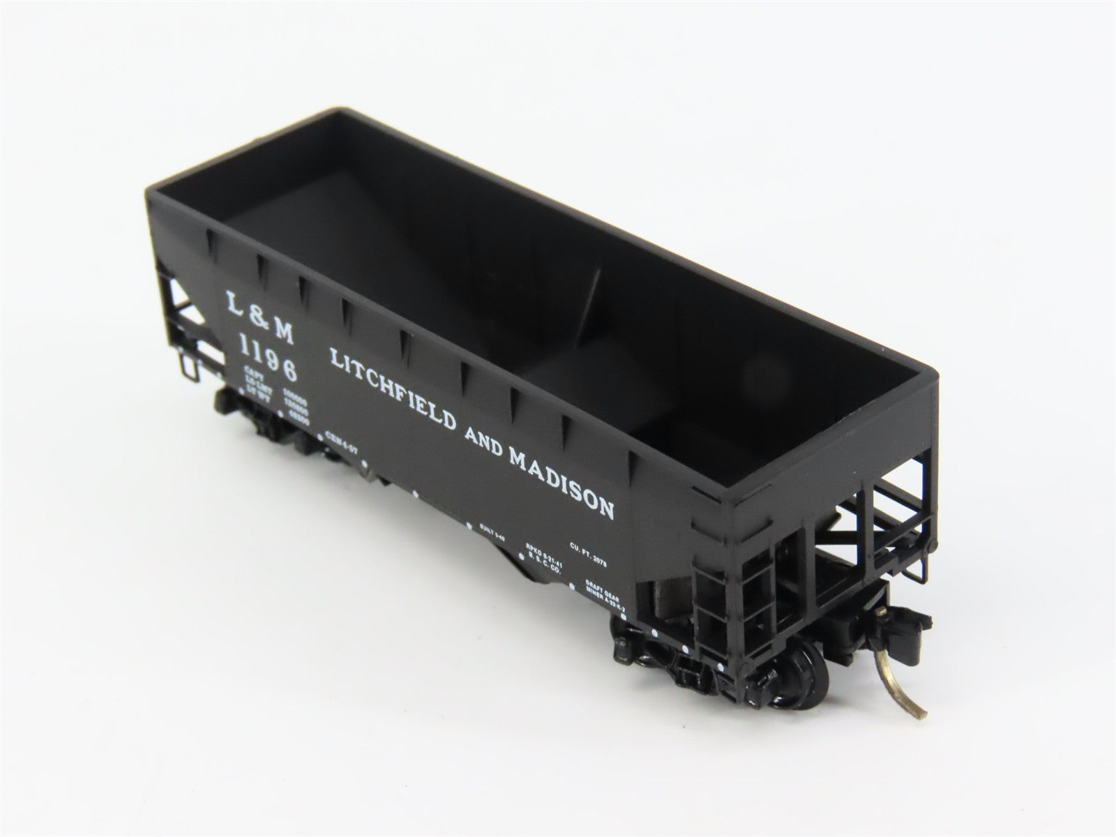 N Scale Micro-Trains MTL 55280 L & M Litchfield & Madison 33' 2-Bay Hopper RTR