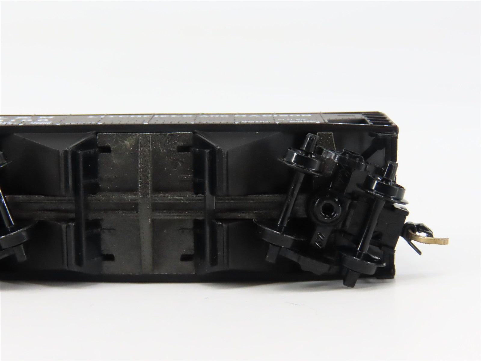 N Scale Micro-Trains MTL 55280 L & M Litchfield & Madison 33' 2-Bay Hopper RTR