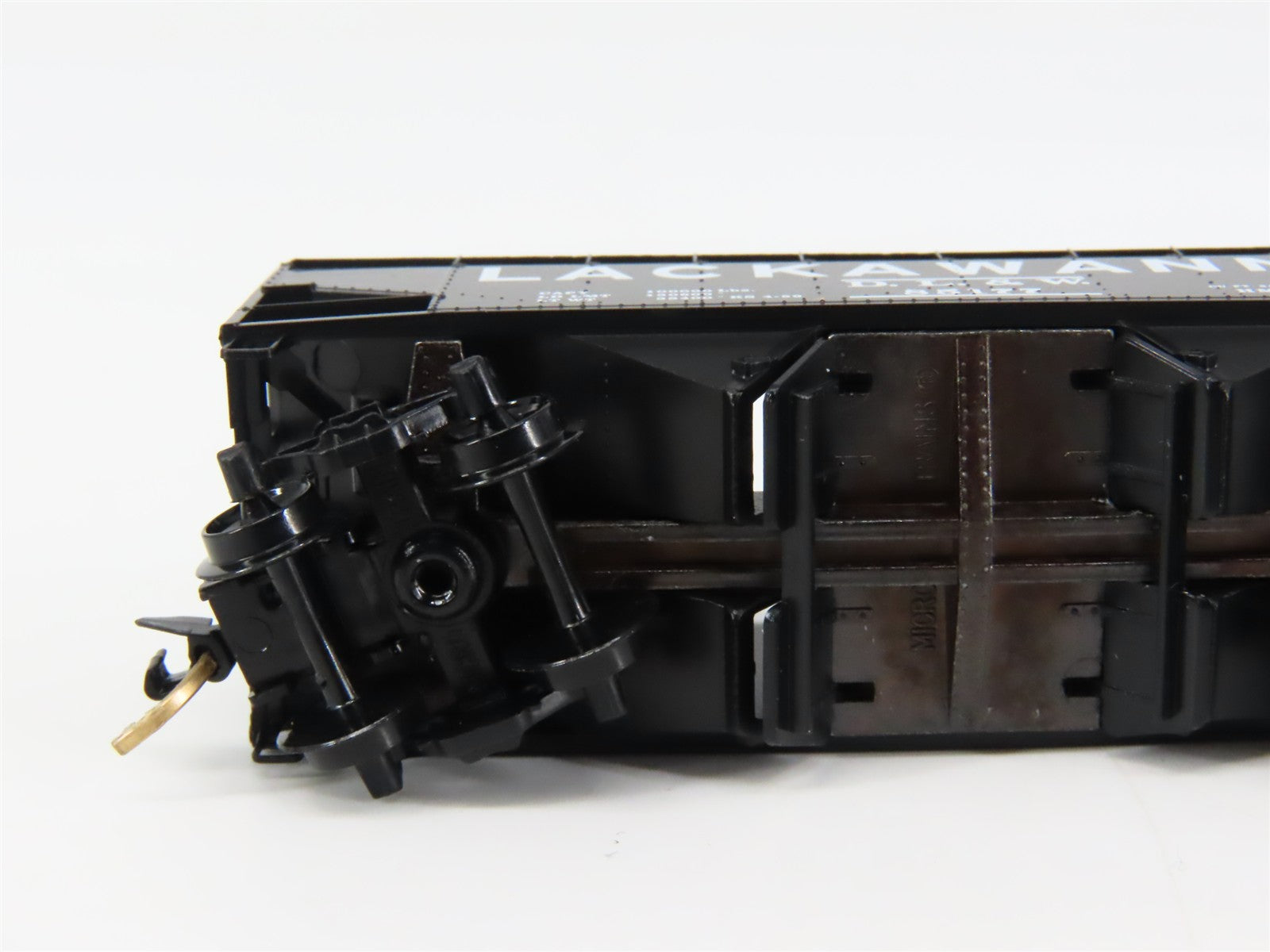 N Scale Micro-Trains MTL 55360 Delaware, Lackawanna & Western 33' Hopper RTR