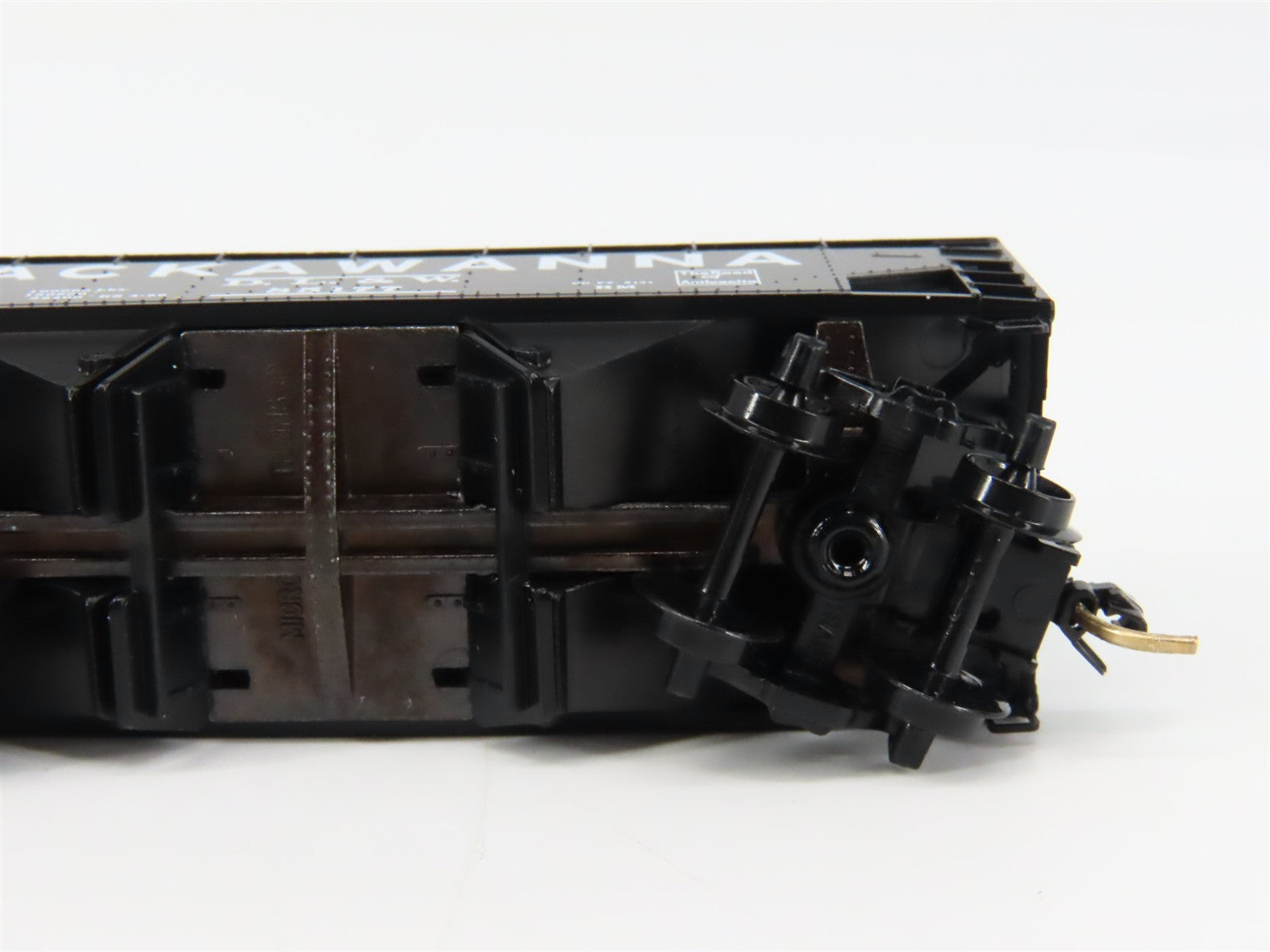 N Scale Micro-Trains MTL 55360 Delaware, Lackawanna & Western 33' Hopper RTR