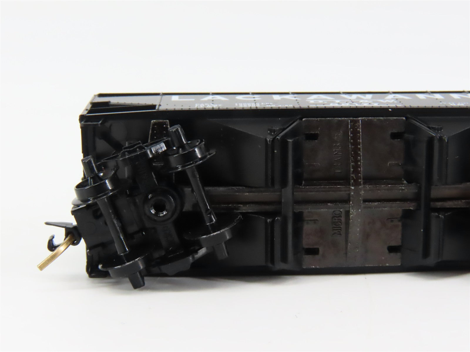 N Scale Micro-Trains MTL 55360 Delaware, Lackawanna & Western 33' Hopper RTR
