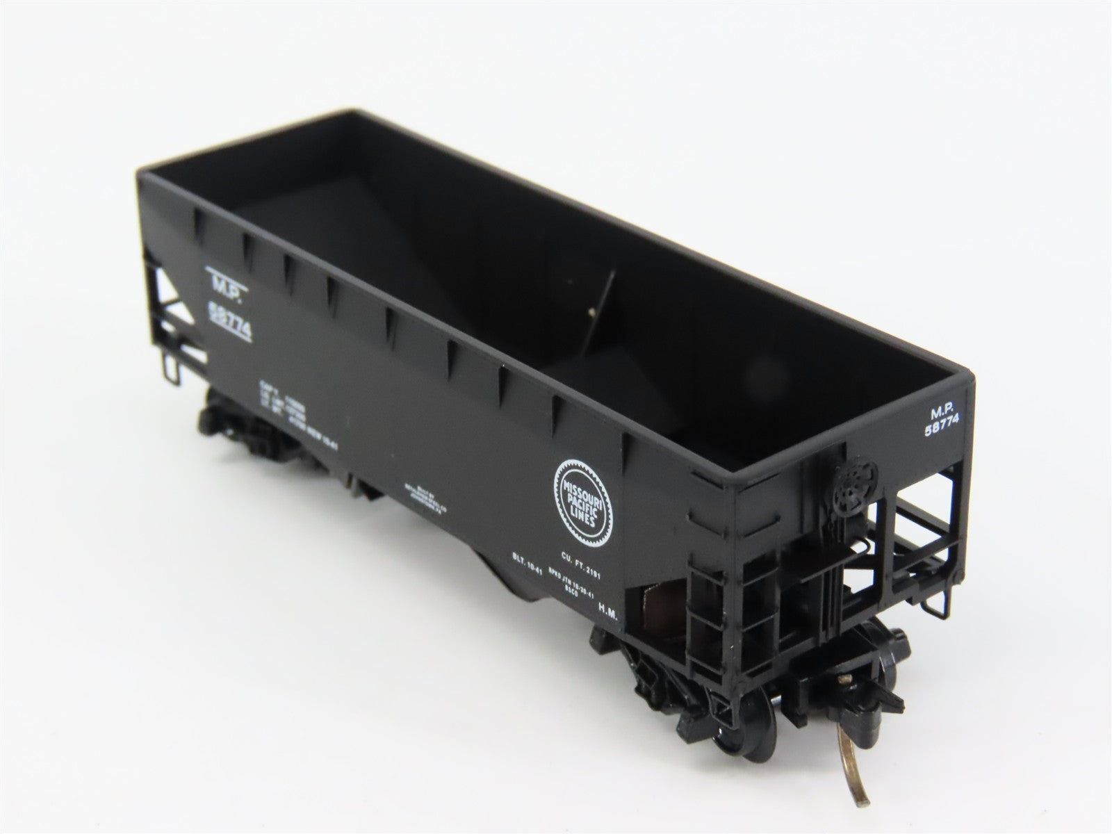 N Scale Micro-Trains MTL 55320 MP Missouri Pacific 33' 2-Bay Hopper 58774 RTR