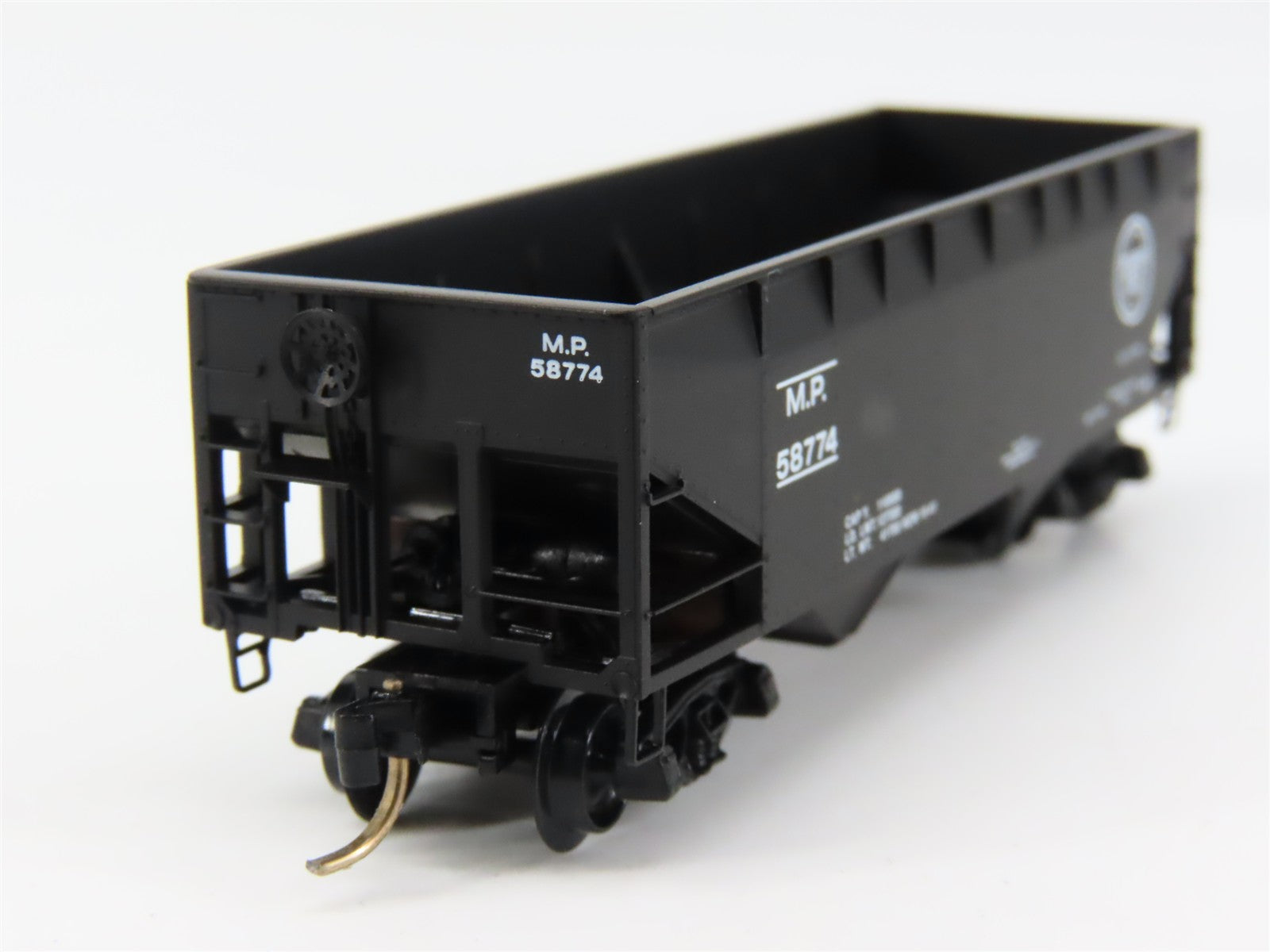 N Scale Micro-Trains MTL 55320 MP Missouri Pacific 33' 2-Bay Hopper 58774 RTR