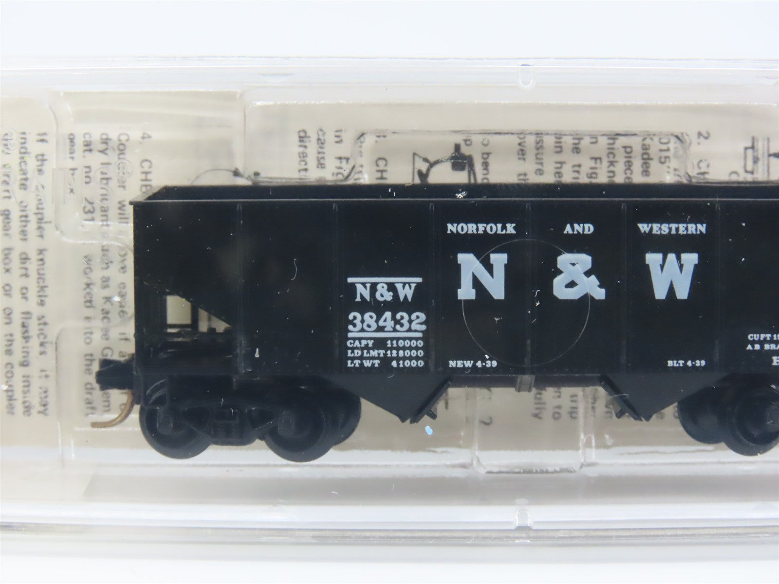 N Scale Micro-Trains MTL 56042 N&W Norfolk & Western 33' 2-Bay Hopper 38432 RTR