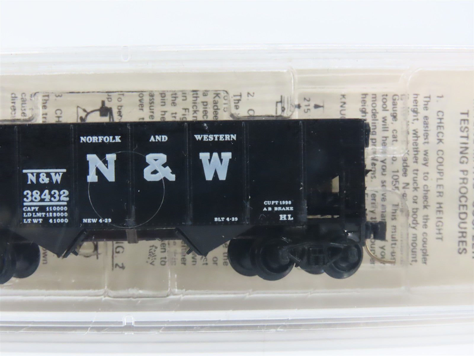 N Scale Micro-Trains MTL 56042 Norfolk & Western 33' 2-Bay Rib Side Hopper RTR