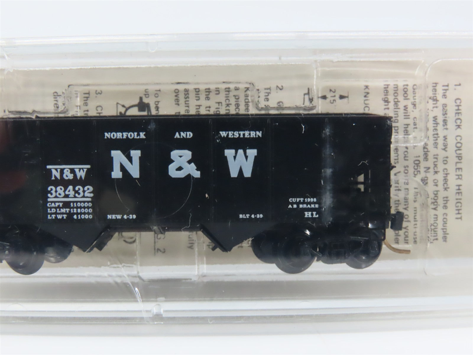 N Scale Micro-Trains MTL 56042 Norfolk & Western 33' Rib Side Twin Hopper RTR