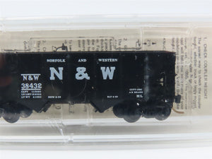 N Scale Micro-Trains MTL 56042 Norfolk & Western 33' Rib Side Twin Hopper RTR