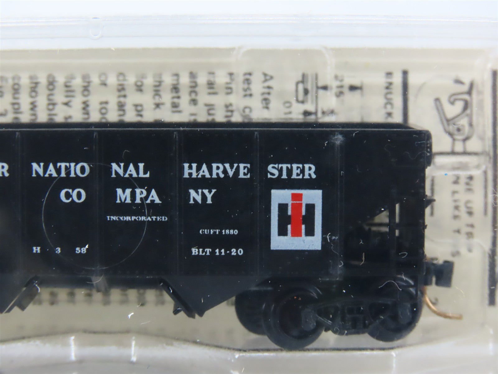 N Scale Micro-Trains MTL 56030 IHCX International Harvester 33' 2-Bay Hopper RTR