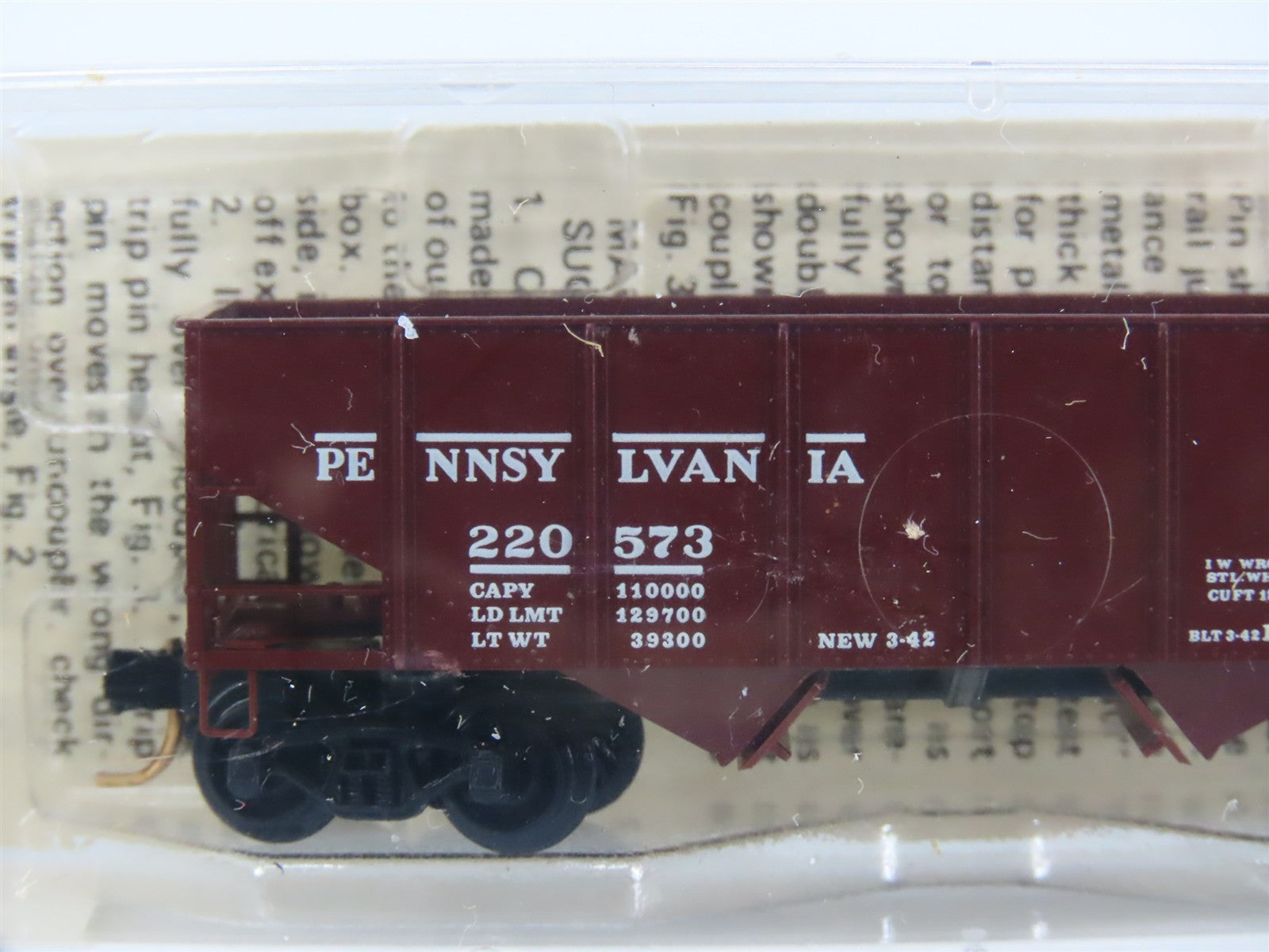 N Scale Micro-Trains MTL 56062 Pennsylvania 33' 2-Bay Rib Side Twin Hopper RTR