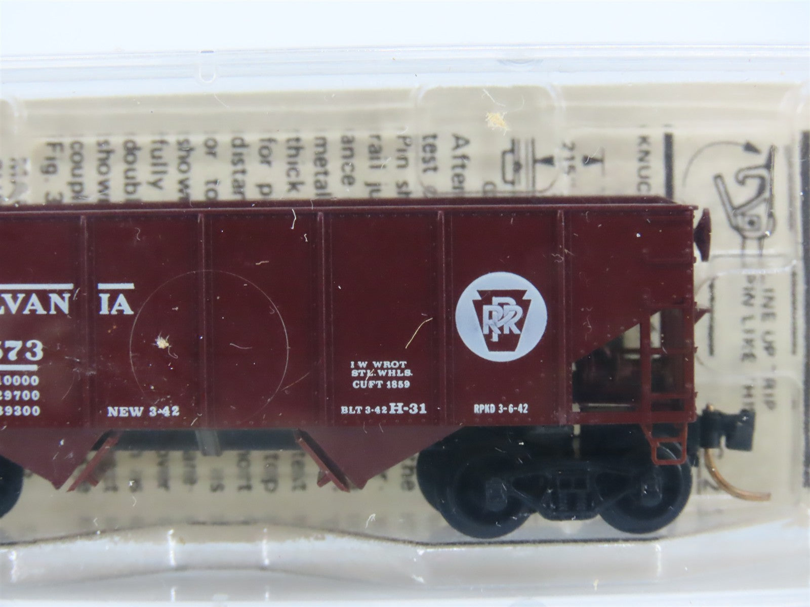 N Scale Micro-Trains MTL 56062 Pennsylvania 33' 2-Bay Rib Side Twin Hopper RTR