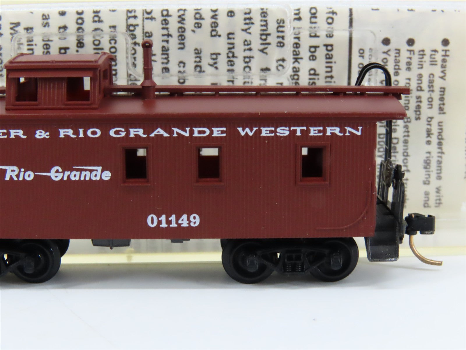 N Scale Micro-Trains MTL 50110 Denver & Rio Grande Western 34' Caboose 01149 RTR