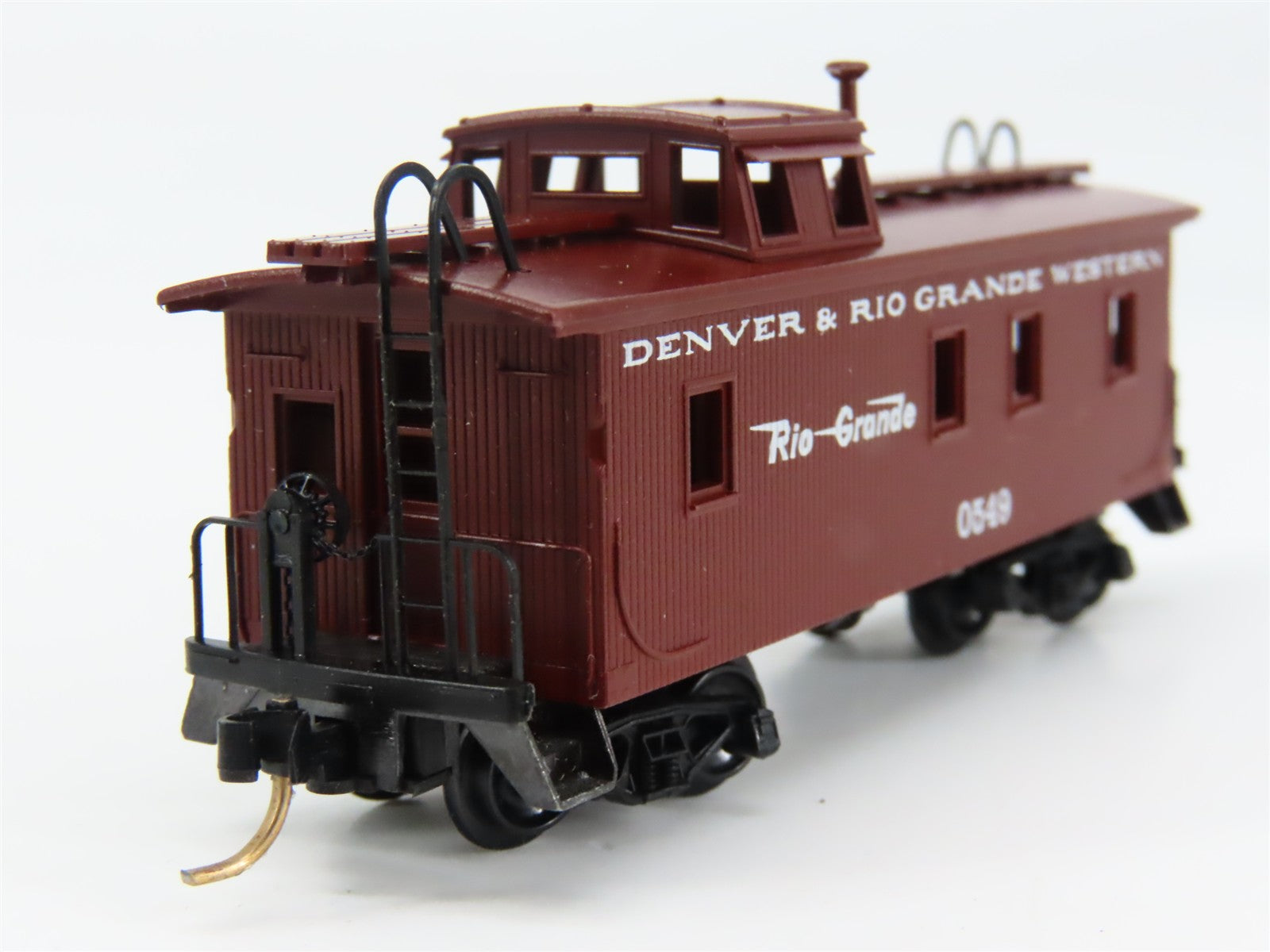 N Scale Micro-Trains MTL 50110 Denver & Rio Grande Western 34' Caboose 0549 RTR