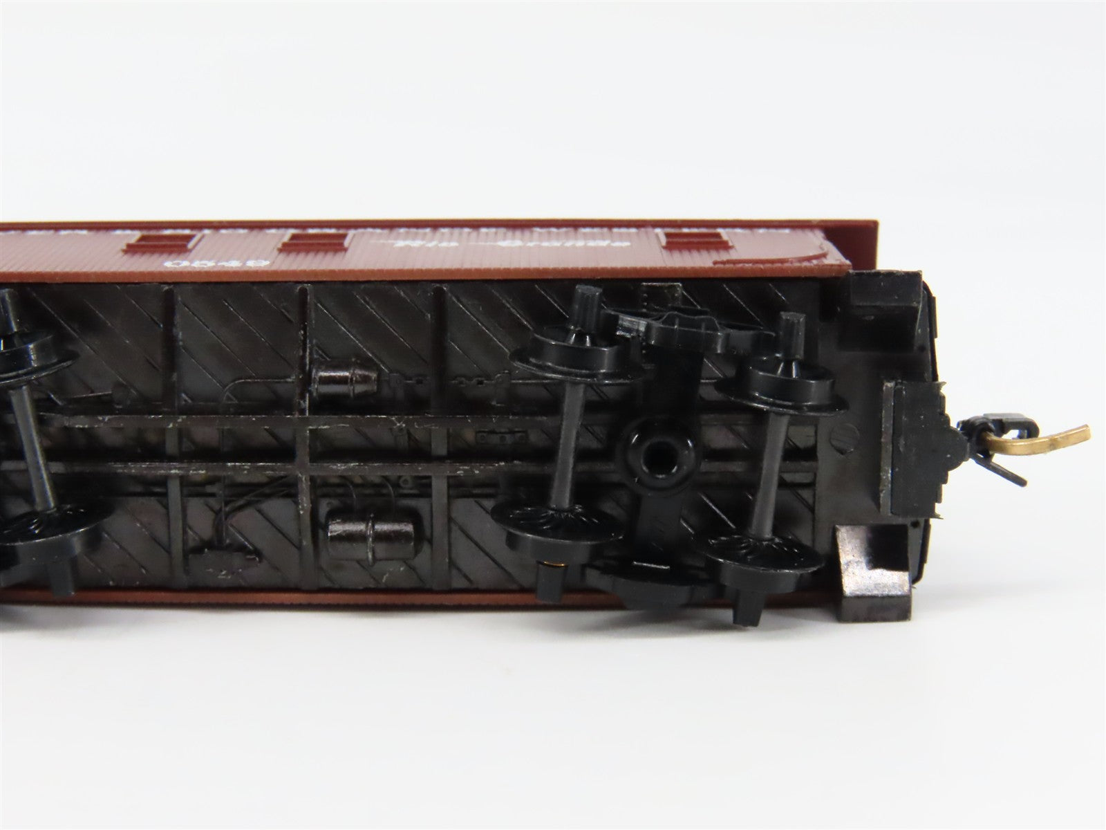N Scale Micro-Trains MTL 50110 Denver & Rio Grande Western 34' Caboose 0549 RTR
