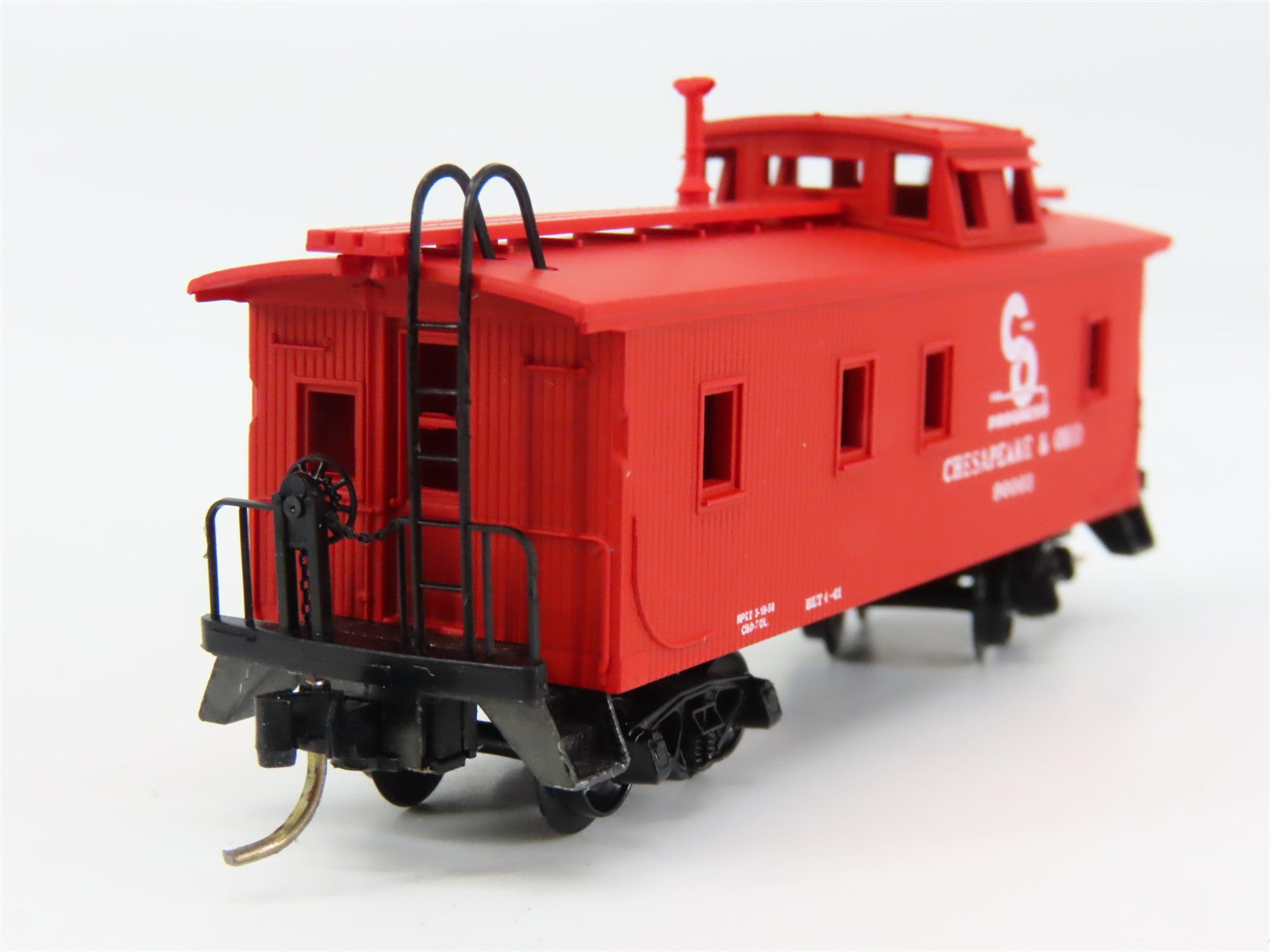 N Scale Micro-Trains MTL 50190 Chesapeake & Ohio 34' Wood-Sheathed Caboose RTR