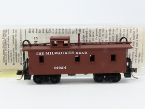 N Scale Micro-Trains MTL 50180 Milwaukee Road 34' Wood-Sheathed Caboose RTR