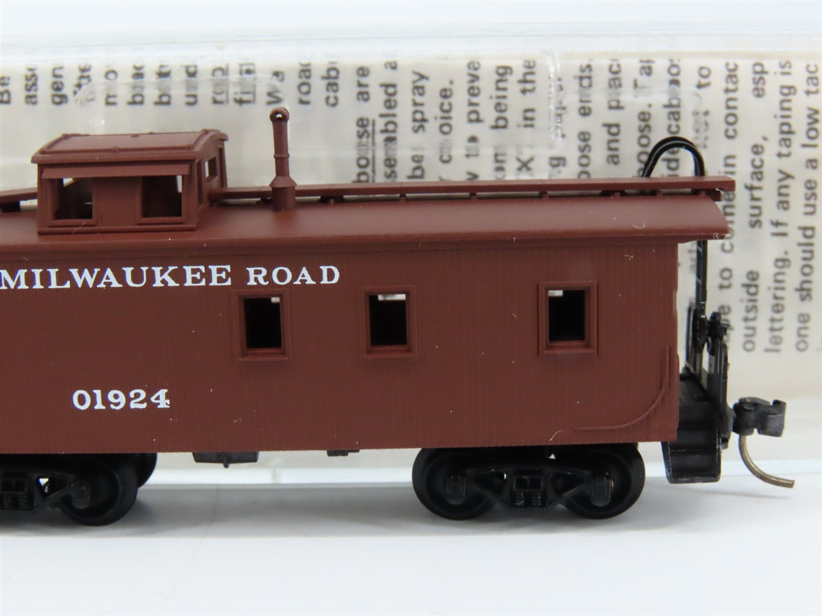 N Scale Micro-Trains MTL 50180 Milwaukee Road 34' Wood-Sheathed Caboose RTR