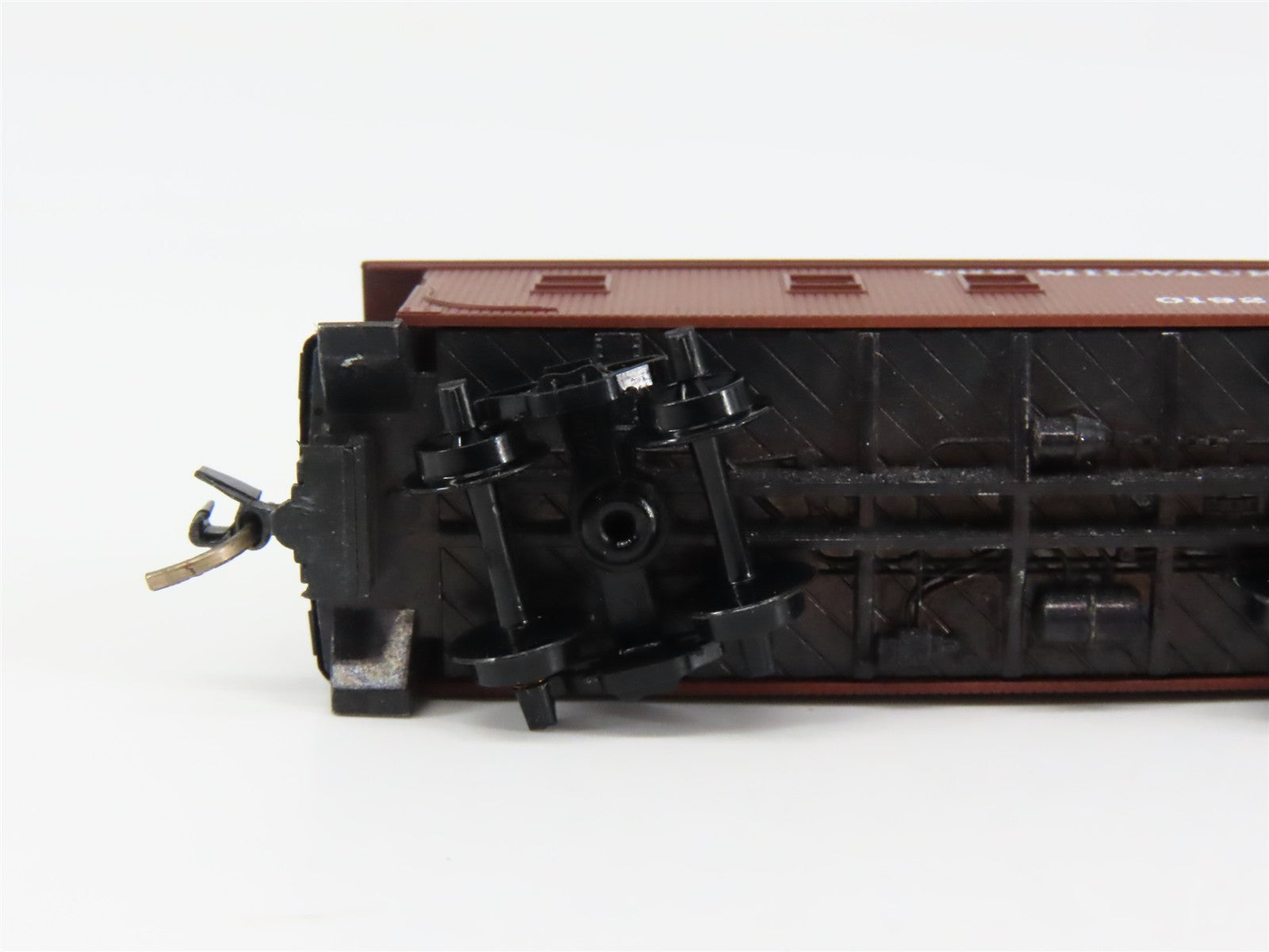 N Scale Micro-Trains MTL 50180 Milwaukee Road 34' Wood-Sheathed Caboose RTR