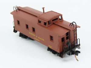 N Scale Micro-Trains MTL 50140 Boston & Maine 34' Wood-Sheathed Caboose RTR