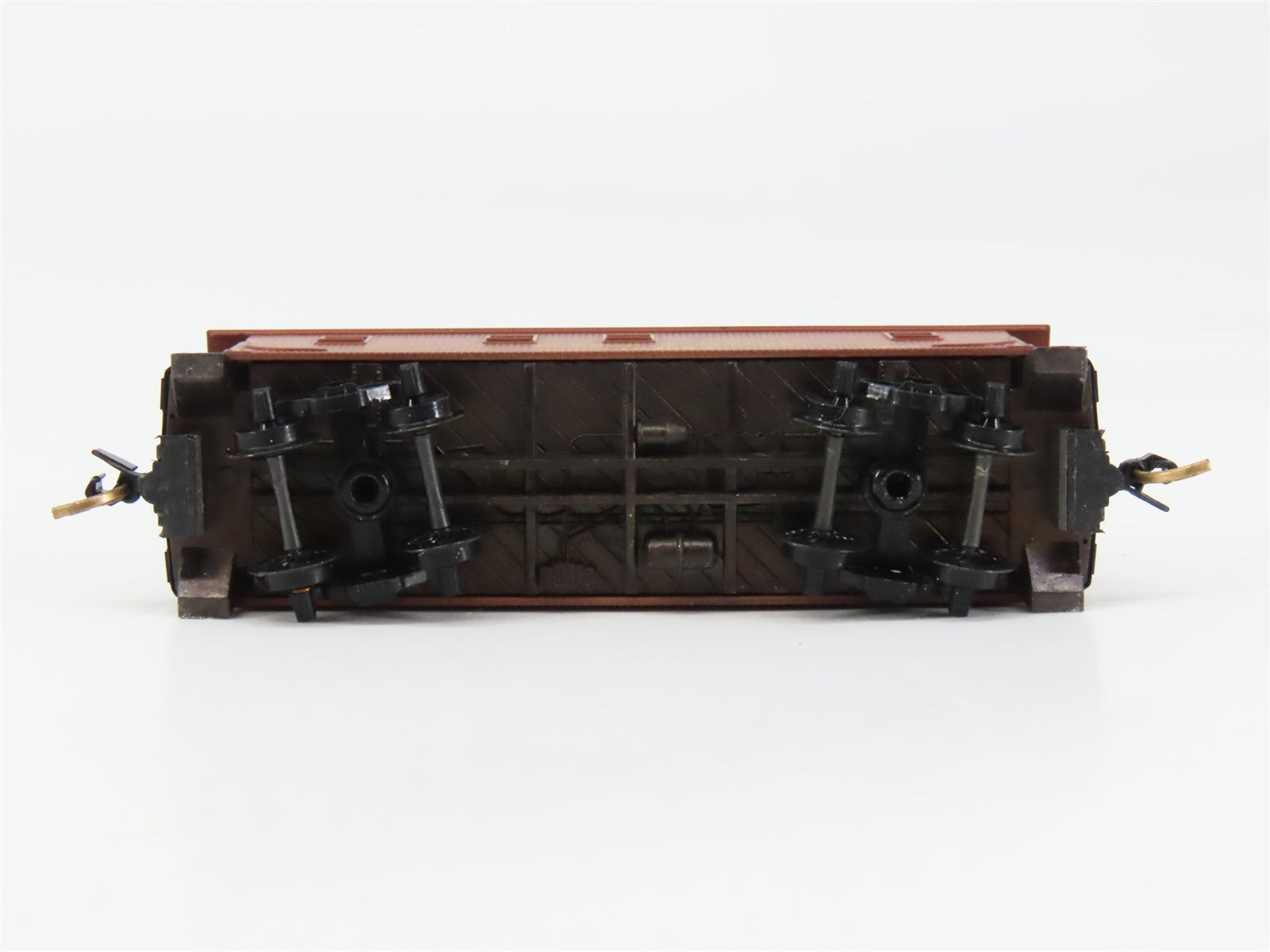 N Scale Micro-Trains MTL 50140 Boston & Maine 34' Wood-Sheathed Caboose RTR