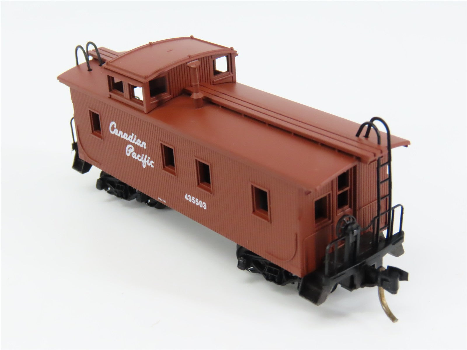 N Scale Micro-Trains MTL 51010 Canadian Pacific 34' Wood-Sheathed Caboose RTR