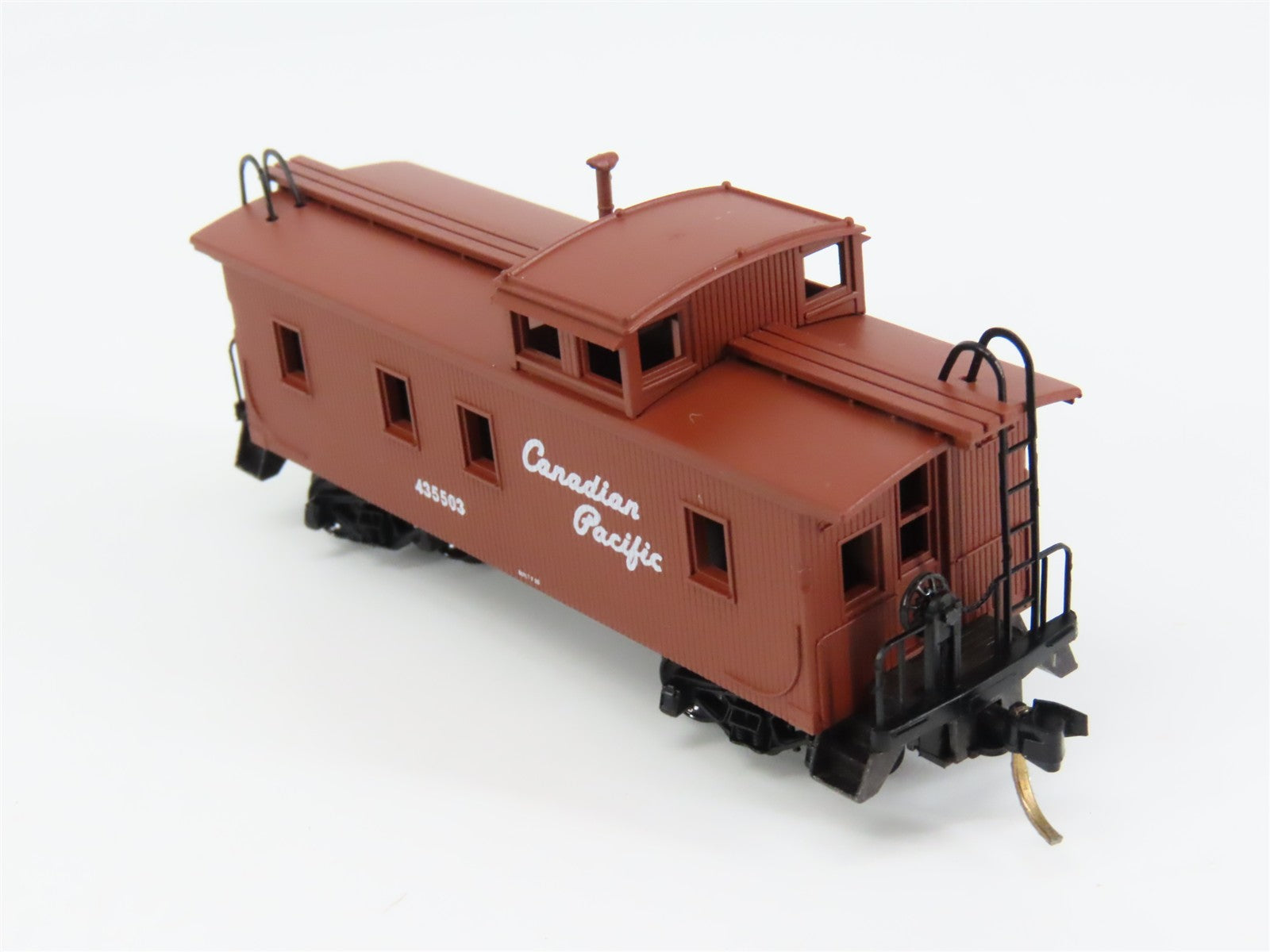 N Scale Micro-Trains MTL 51010 Canadian Pacific 34' Wood-Sheathed Caboose RTR