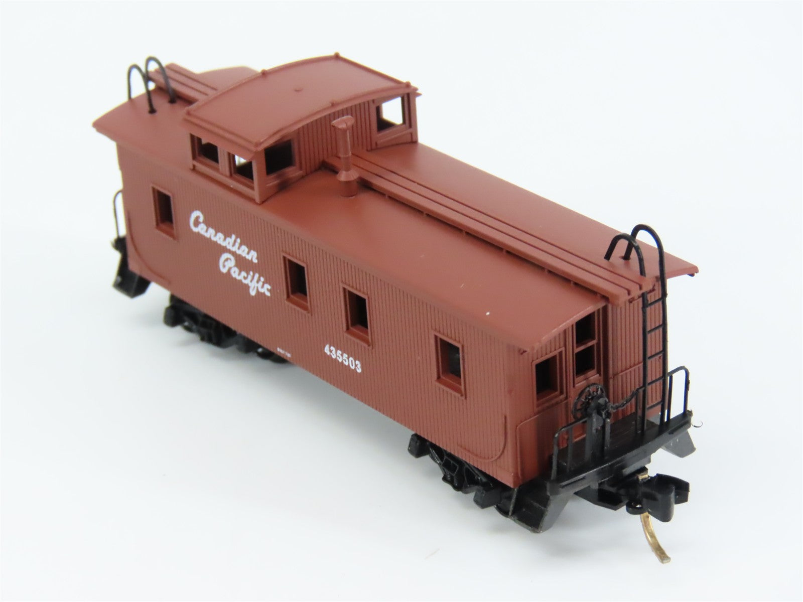 N Scale Micro-Trains MTL 51010 Canadian Pacific 34' Wood-Sheathed Caboose RTR