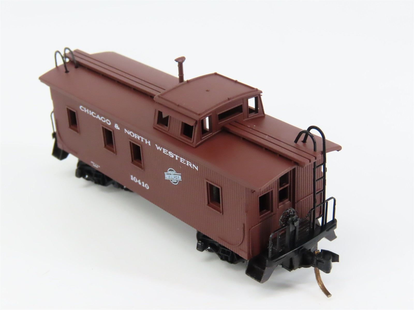 N Scale Micro-Trains MTL 50200 CNW Chicago & North Western 34' Caboose 10410 RTR