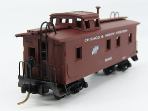 N Scale Micro-Trains MTL 50200 CNW Chicago & North Western 34' Caboose 10410 RTR