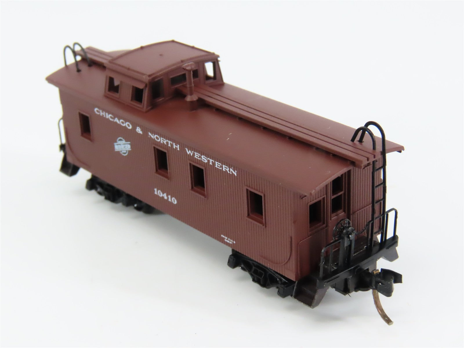 N Scale Micro-Trains MTL 50200 CNW Chicago & North Western 34' Caboose 10410 RTR