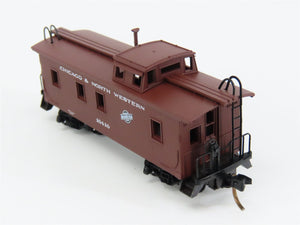 N Scale Micro-Trains MTL 50200 CNW Chicago & North Western 34' Caboose 10410 RTR